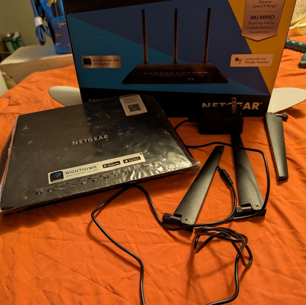 NETGEAR Nighthawk AC2600 Smart WiFi Router Gaming - Picture 2 of 3